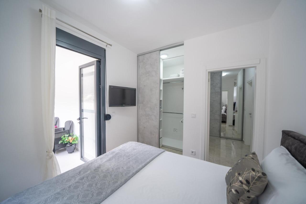 Apartment Adriana Котор Екстер'єр фото