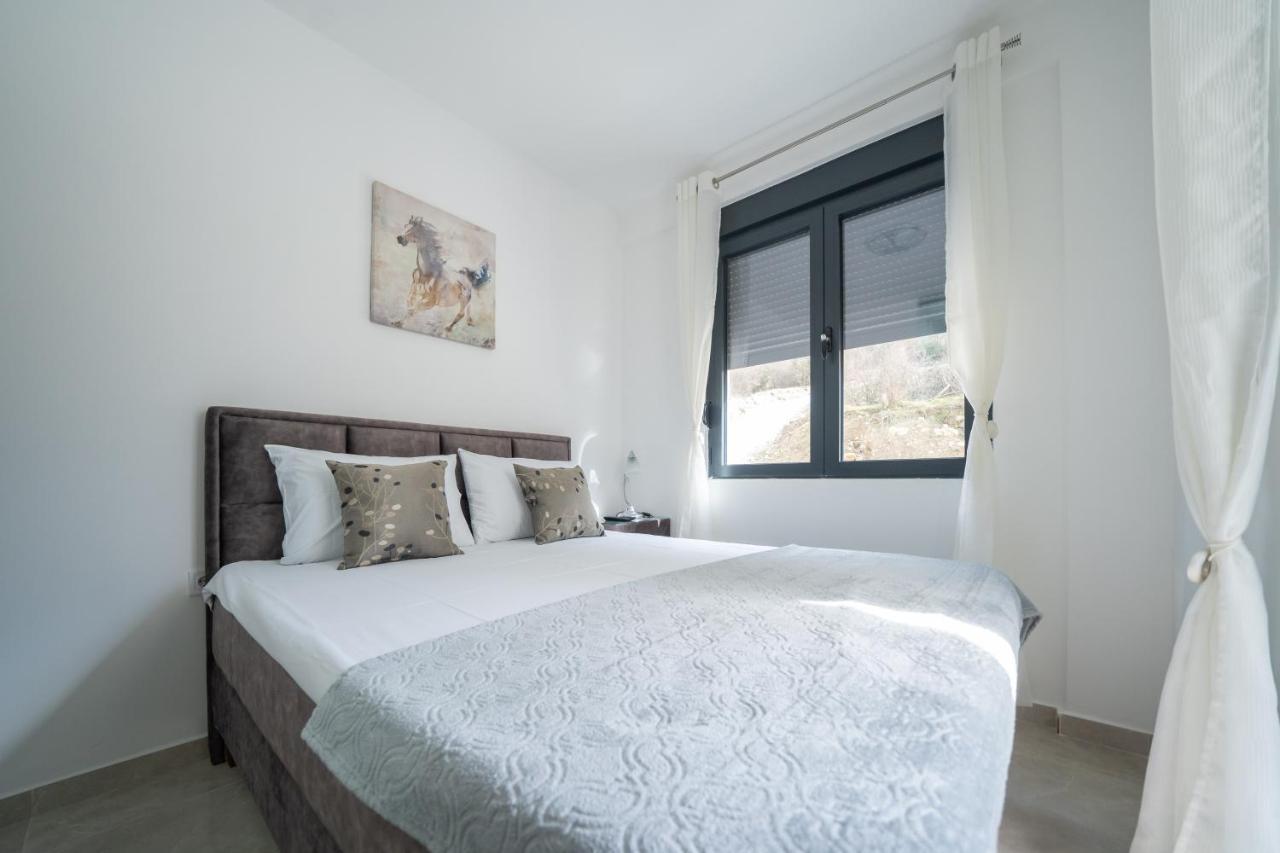 Apartment Adriana Котор Екстер'єр фото